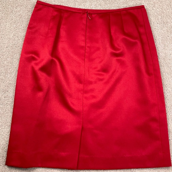 Kasper Skirt Suit Womens 10 Red Satin Shimmer Ruffle Peplum Holiday Romantic - Picture 15 of 16